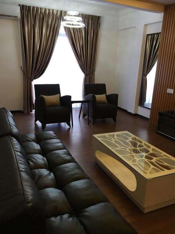 Midcity Service Suite Malacca Екстериор снимка